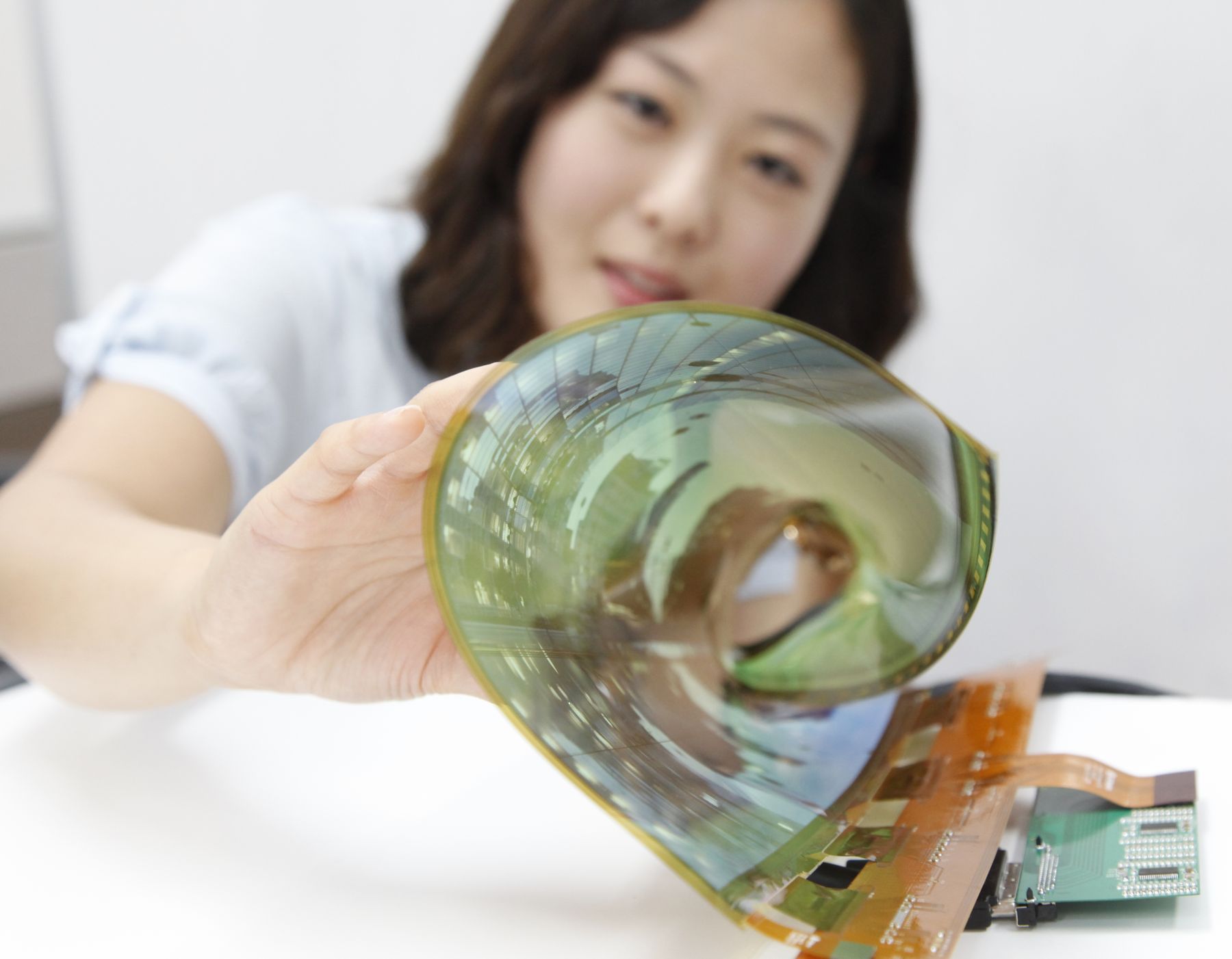 Flexible-Rollable-OLED_01