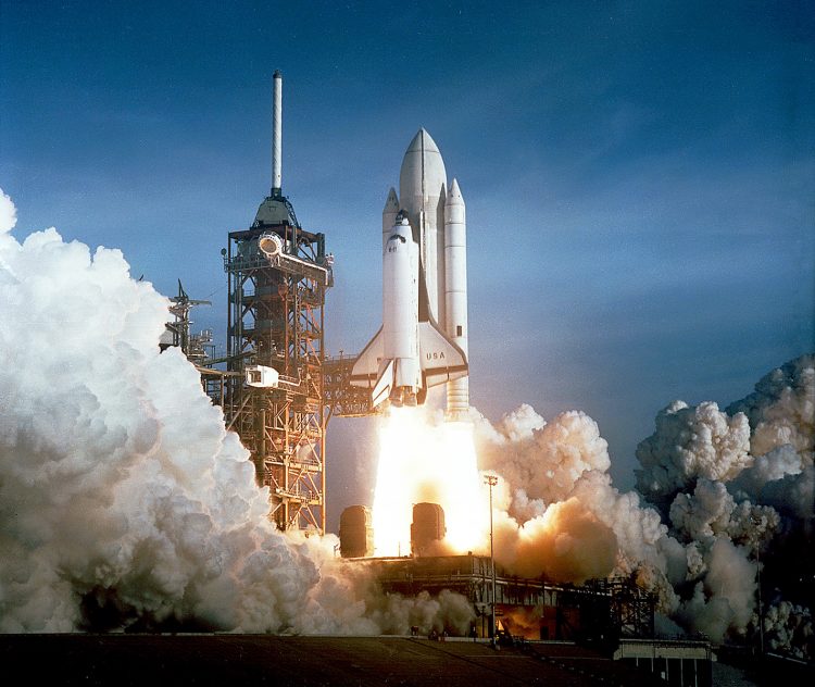 Space_Shuttle_Columbia_launching