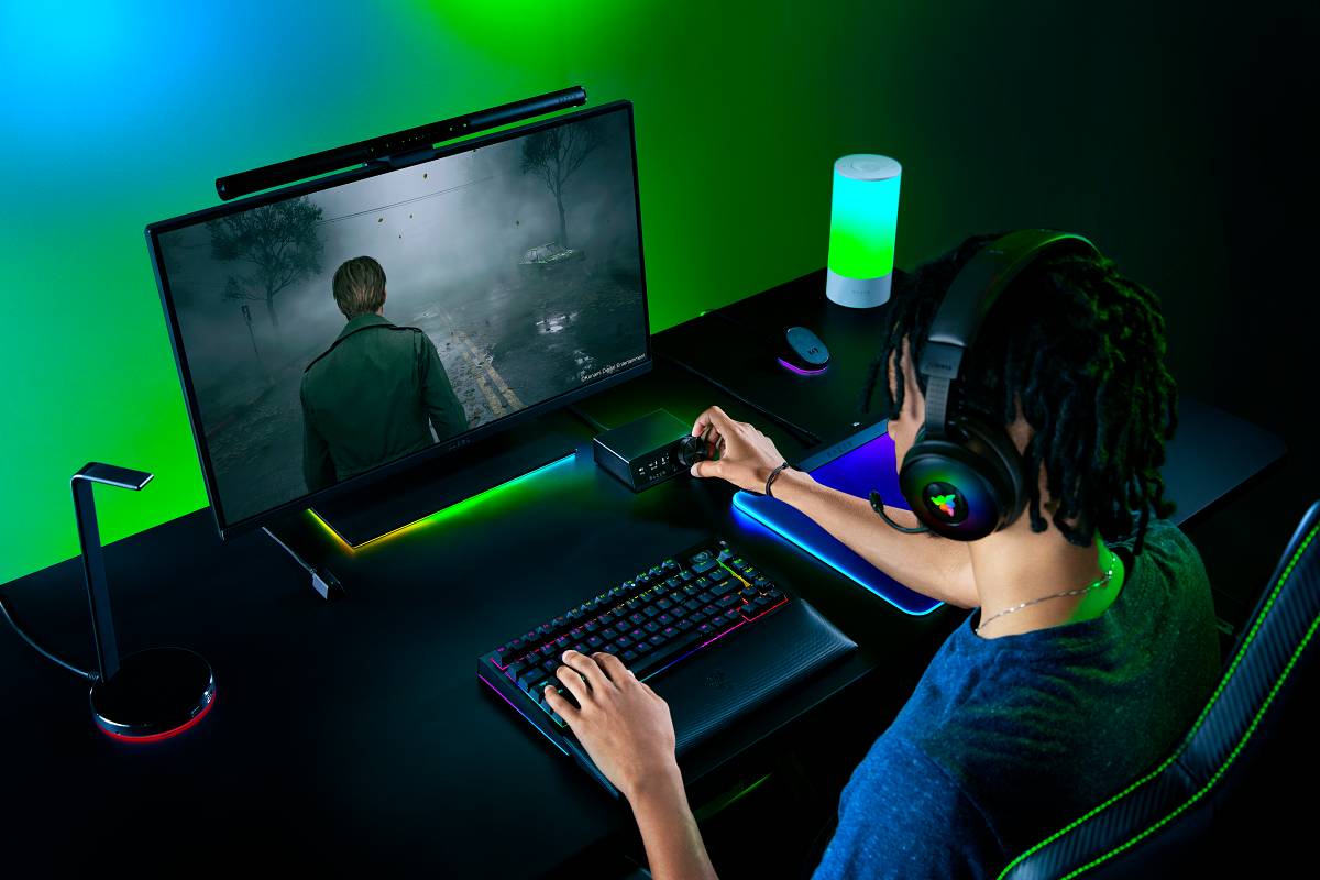 Razer เปิดตัว Kraken V4 Pro หูฟังเกมมิ่งพร้อม OLED Control Hub และ Sensa HD Haptics เพื่อประสบการณ์เสียงแบบ 360 องศา