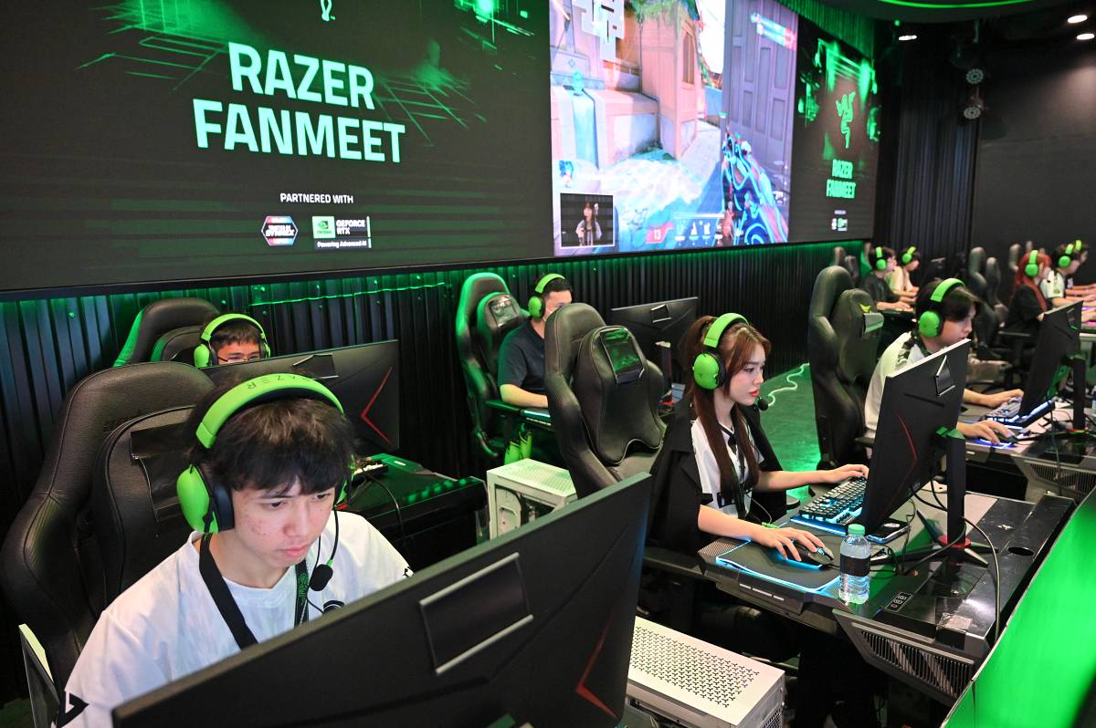 RAZER FANMEET 2024